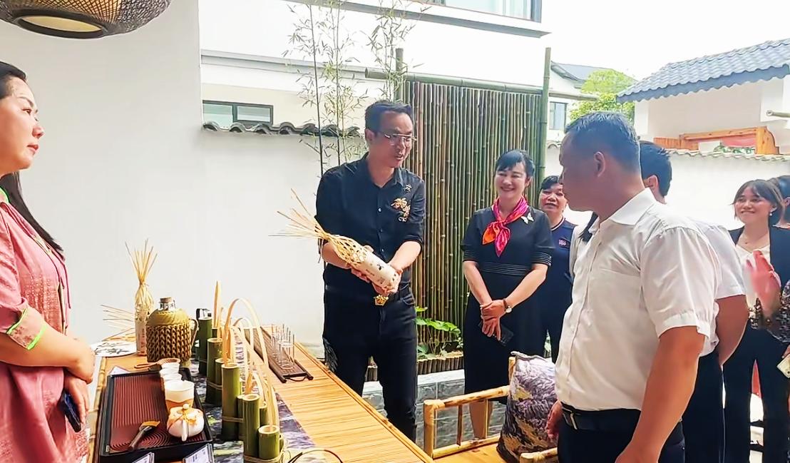 带动村民家门口就业创业 政校企联手打造工坊赋能乡村振兴(图1)
