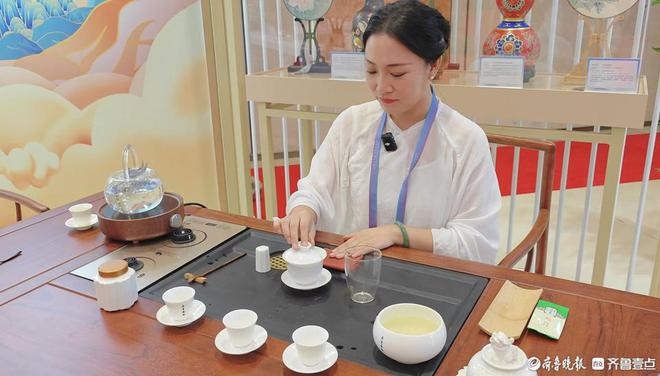 沉浸式感受“她力量”！手工艺品展亮相上合组织妇女论坛(图7)